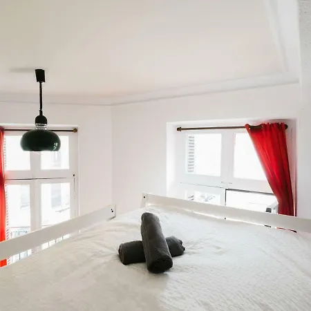Апартаменты Funky And Stylish 5 Apt. Central @ Old Town *
