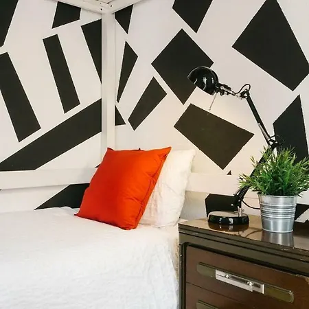 아파트 Funky And Stylish 5 Apt. Central @ Old Town *